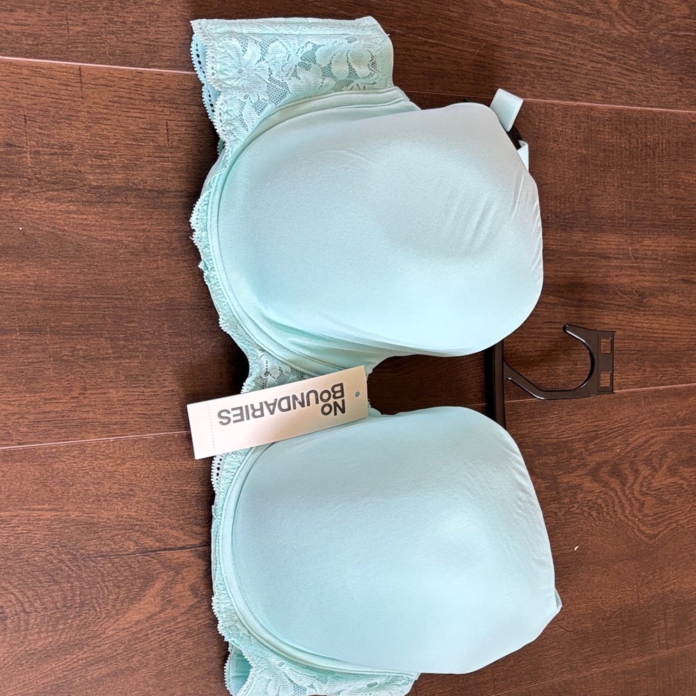 No Boundaries Mint Lace-Trim Molded T-Shirt Bra